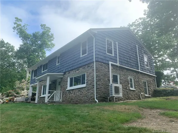 205 Niantic River Road, Waterford, CT 06385