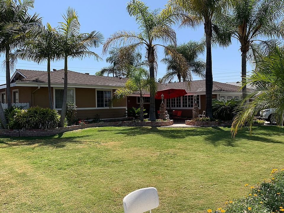 1st image of 8802 Dewey Dr