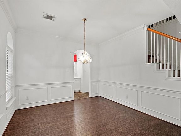 3rd image of 4715 Forest Home Dr