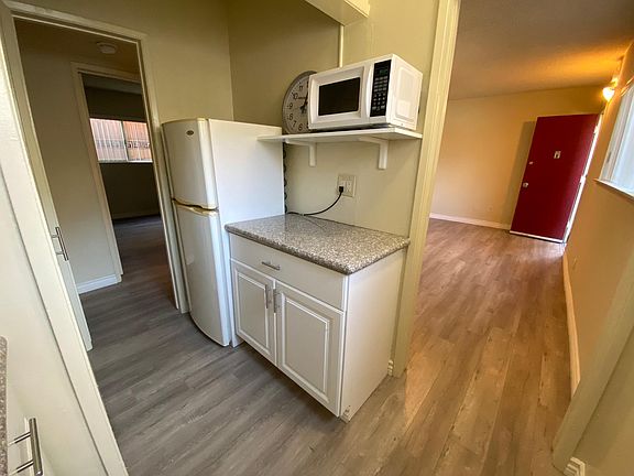 5th image of 42 Dudley Ave