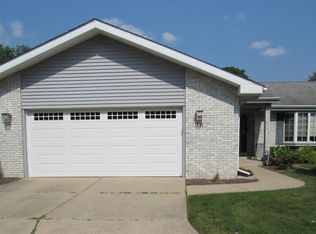 731 N Oriole Ct, Griffith, IN 46319