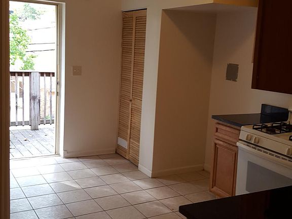 4th image of 648 N Monticello Ave #2