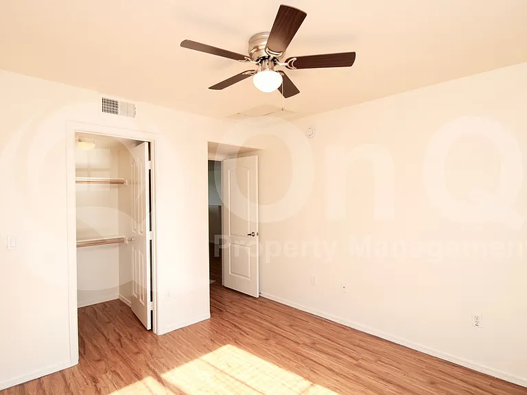 2402 E 5th St #1562 — Photo 11