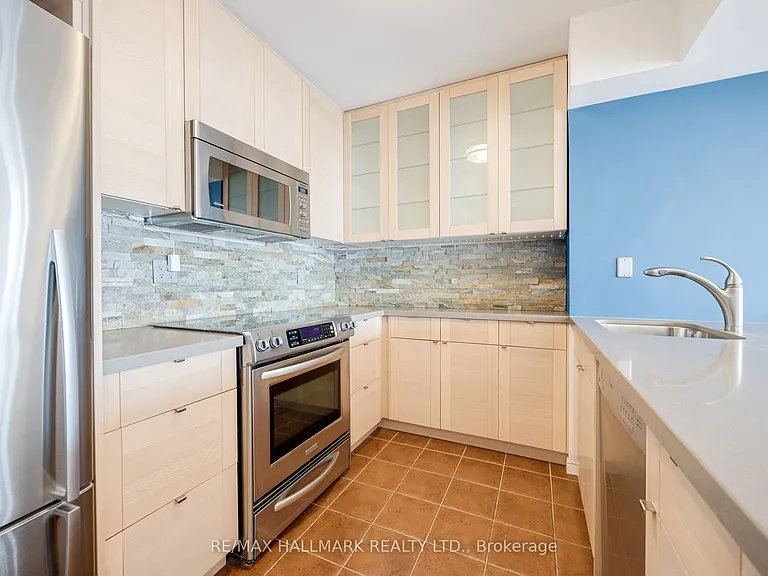 95 Lombard St #1202 — Photo 9