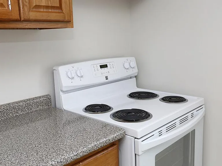 Parkside Apartments — Photo 3