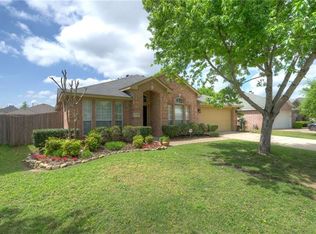 1626 Falcon Dr, Corinth, TX 76210