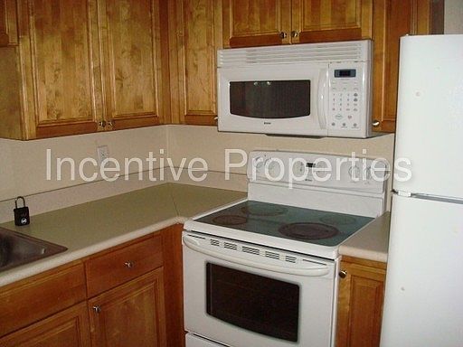 5th image of 8027 Palmera Pointe Cir