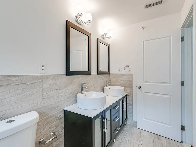 549 Armstrong St #201 — Photo 21
