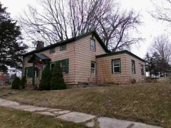 185 N Mill St, Cedarville, IL 61013