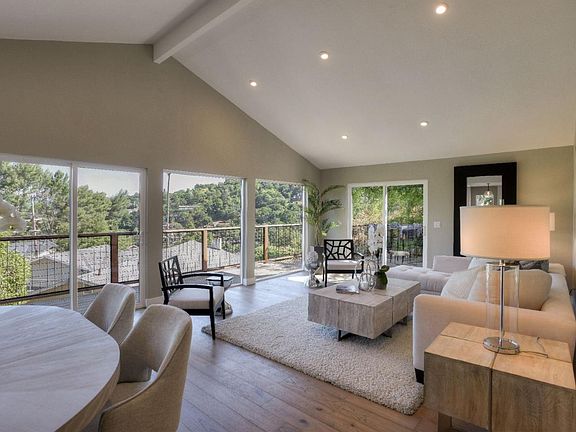 4th image of 1078 Hewitt Dr
