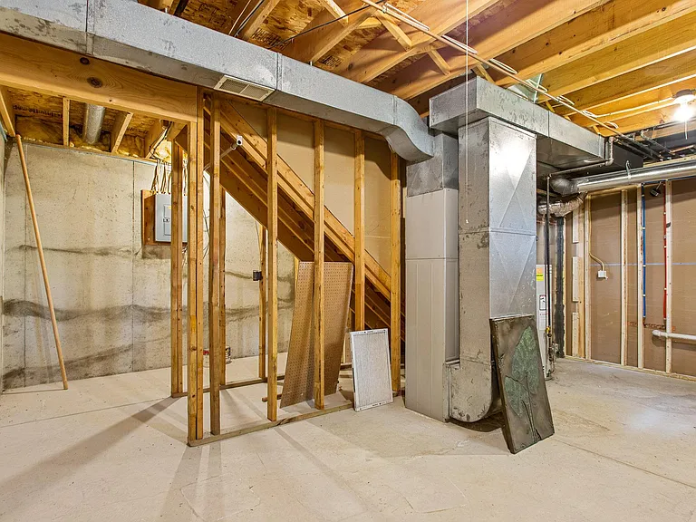 2215 Leonard St NE — Photo 18