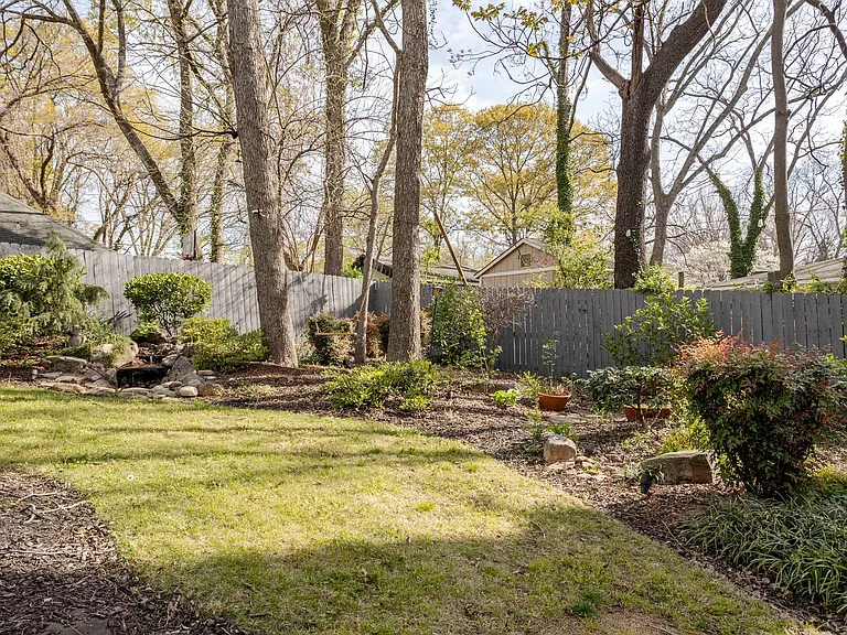 992 Fern Ave SE — Photo 6