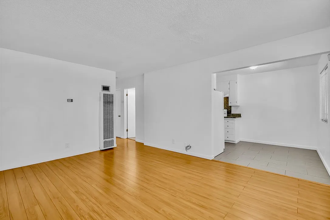 945 Kearney Street - Apt 4 — Photo 4