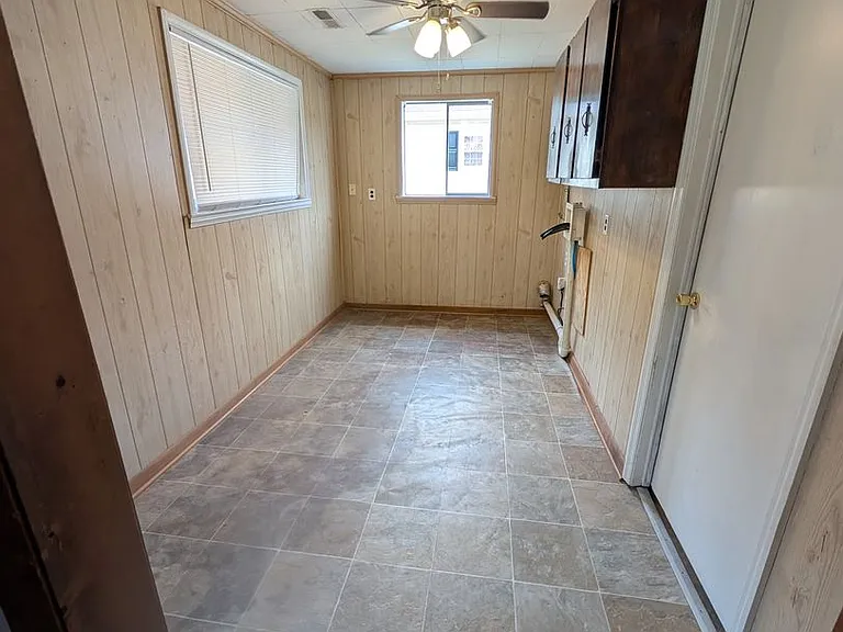 1542 Burning Bush Rd — Photo 6