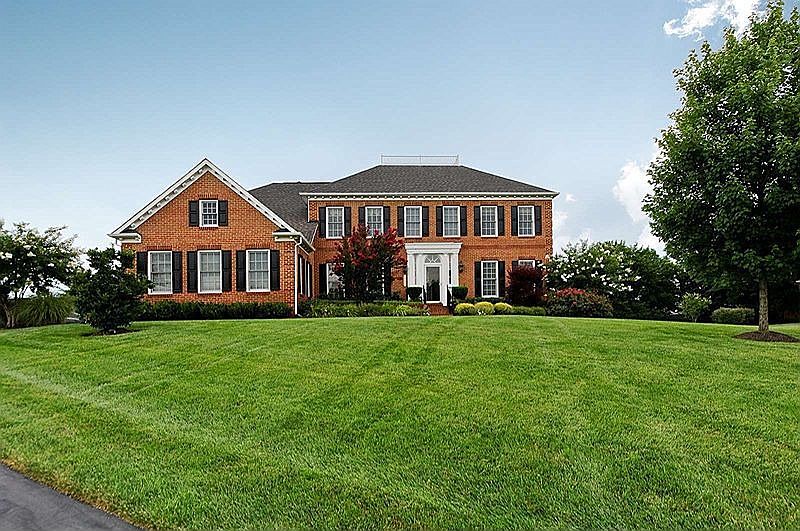 .75 Acre lot