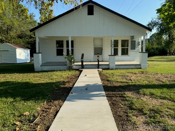302 SE 5th St, Muldrow, OK 74948