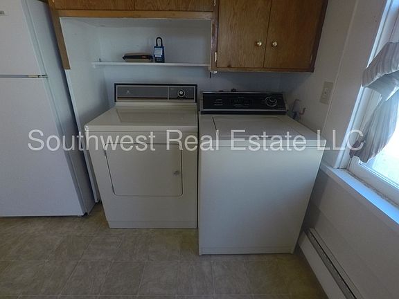 5th image of 421 1/2 Powell St