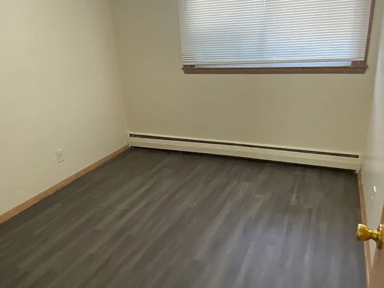 9913 W Lisbon Ave — Photo 5
