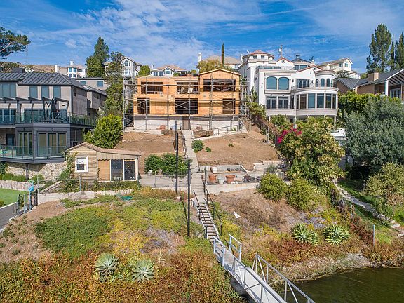 3rd image of 890 Lake Sherwood Dr #762