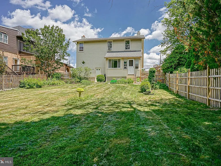 158 Wyoming Ave — Photo 24