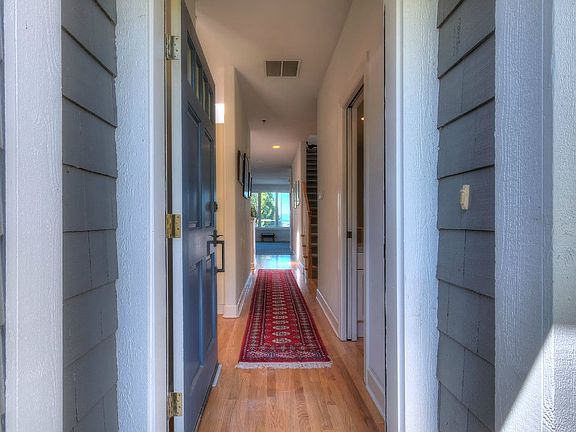 4th image of 2405 N 30th St APT 6