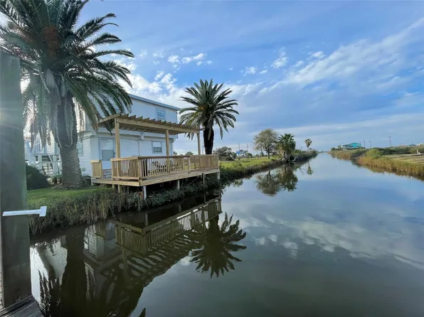 1168 N Tinkle Ln, Crystal Beach, TX 77650