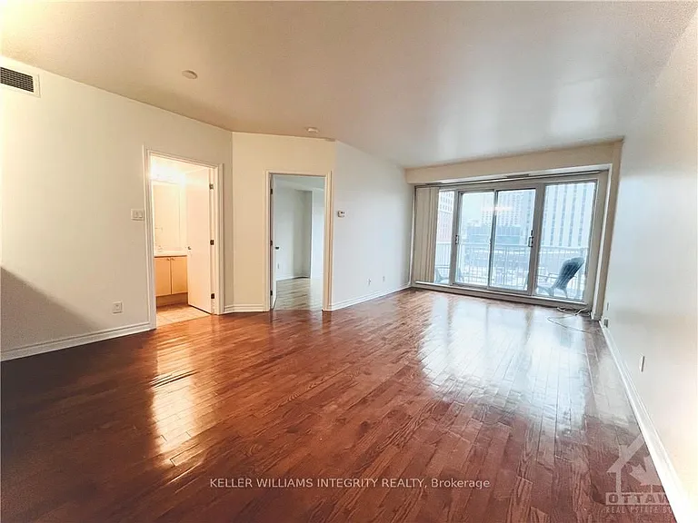 200 Rideau St #607 — Photo 8