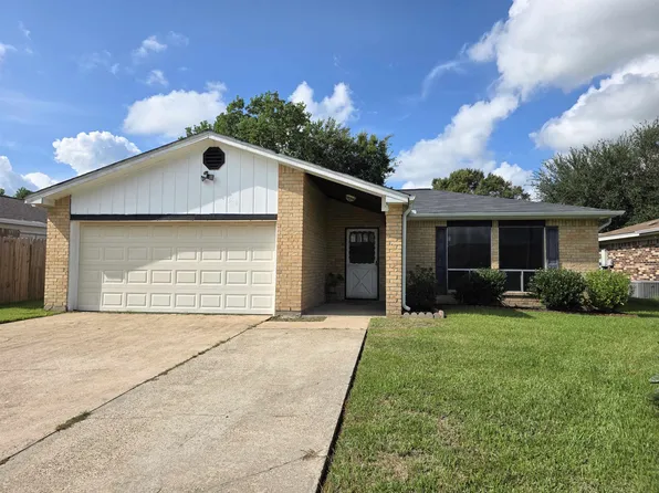 8601 Lynwood Ln, Port Arthur, TX 77642