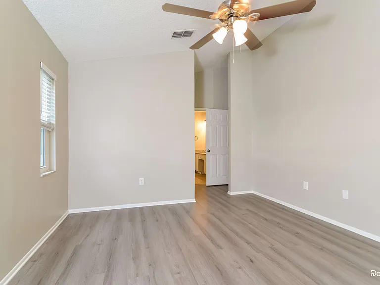1045 Brielle Ave — Photo 9