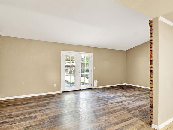 4th image of 3316 Janet Dr