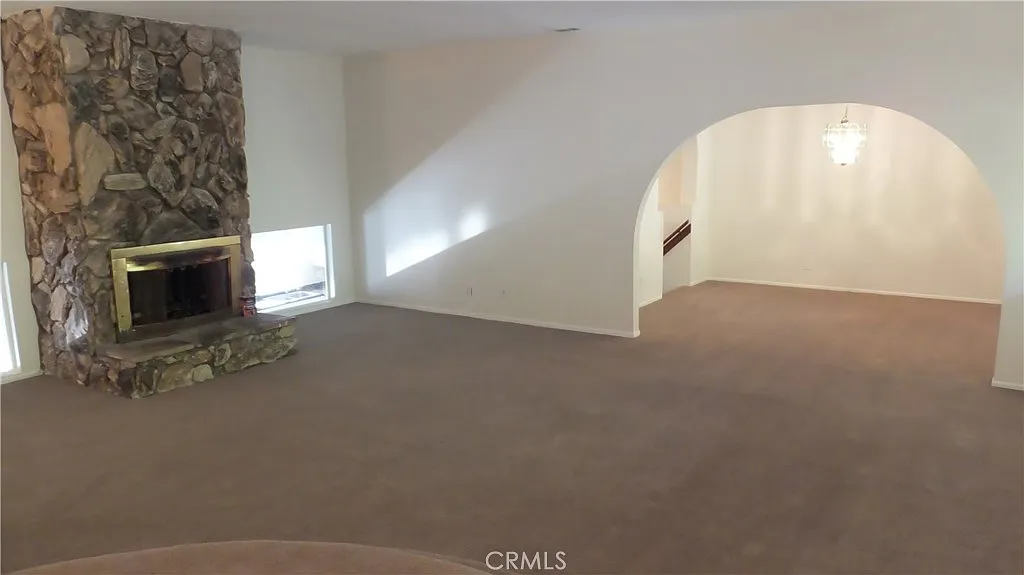 4 bed, 2.5 bath, 2777 sqft, $3,200 — Photo 1