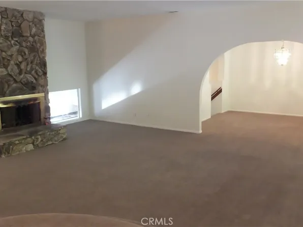 6792 Rolling Hills Dr, Riverside, CA 92505
