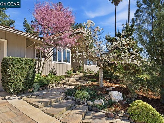 2nd image of 923 Camino Ricardo