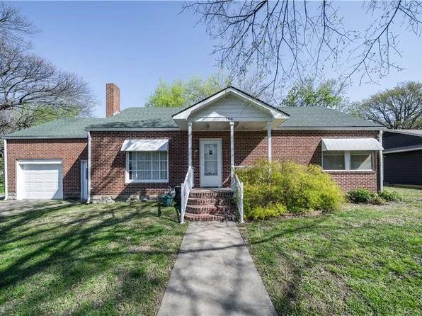 1319 Madison St, Fredonia, KS 66736