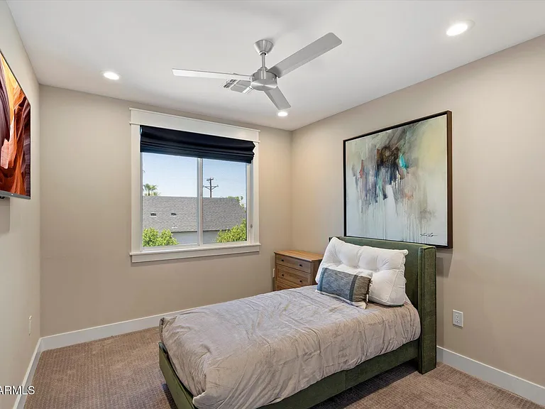 3810 E Devonshire Ave — Photo 17