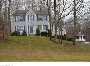 4 White Wood Ln, North Branford, CT 06471