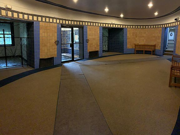 Charmingly beautiful Lobby entrance