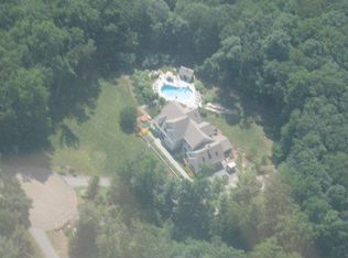 31 Crestview Dr, Madison, CT 06443