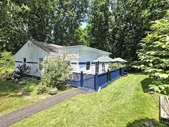 2nd image of 7 Brodie Rd #10