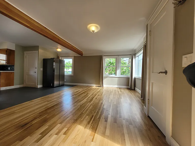 9107 N Kellogg St — Photo 3
