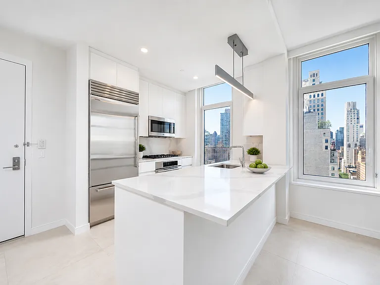 300 E 83rd St #Penthouse 20A — Photo 5