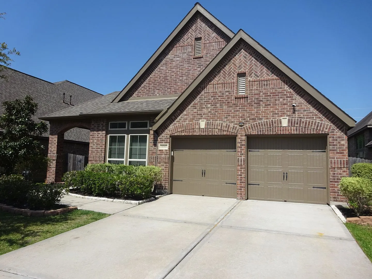 For Home for Lease in Fort Bend - 4 Bed, 3 Bath | 2,809 Sq Ft | The Reserve at Brazos Town Center... — Photo 1