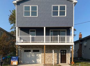 1 Hudson St E, East Rockaway, NY 11518
