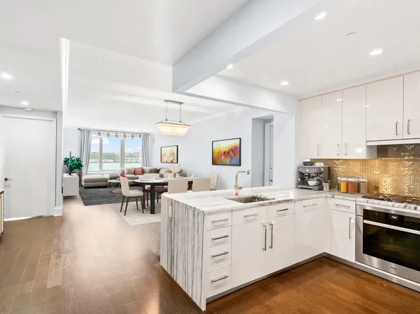 50 Riverside Boulevard image 1 of 25