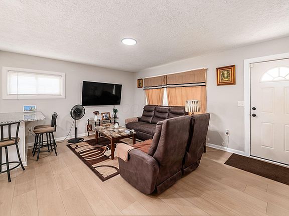 4th image of 2153 Dawnlight Ave