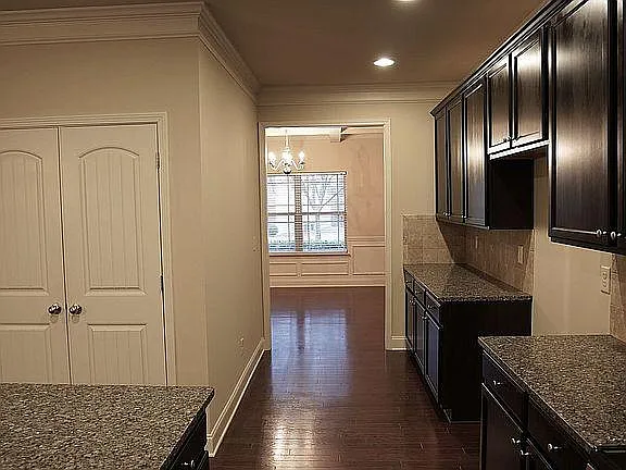 99 Gloster Park Ct — Photo 6