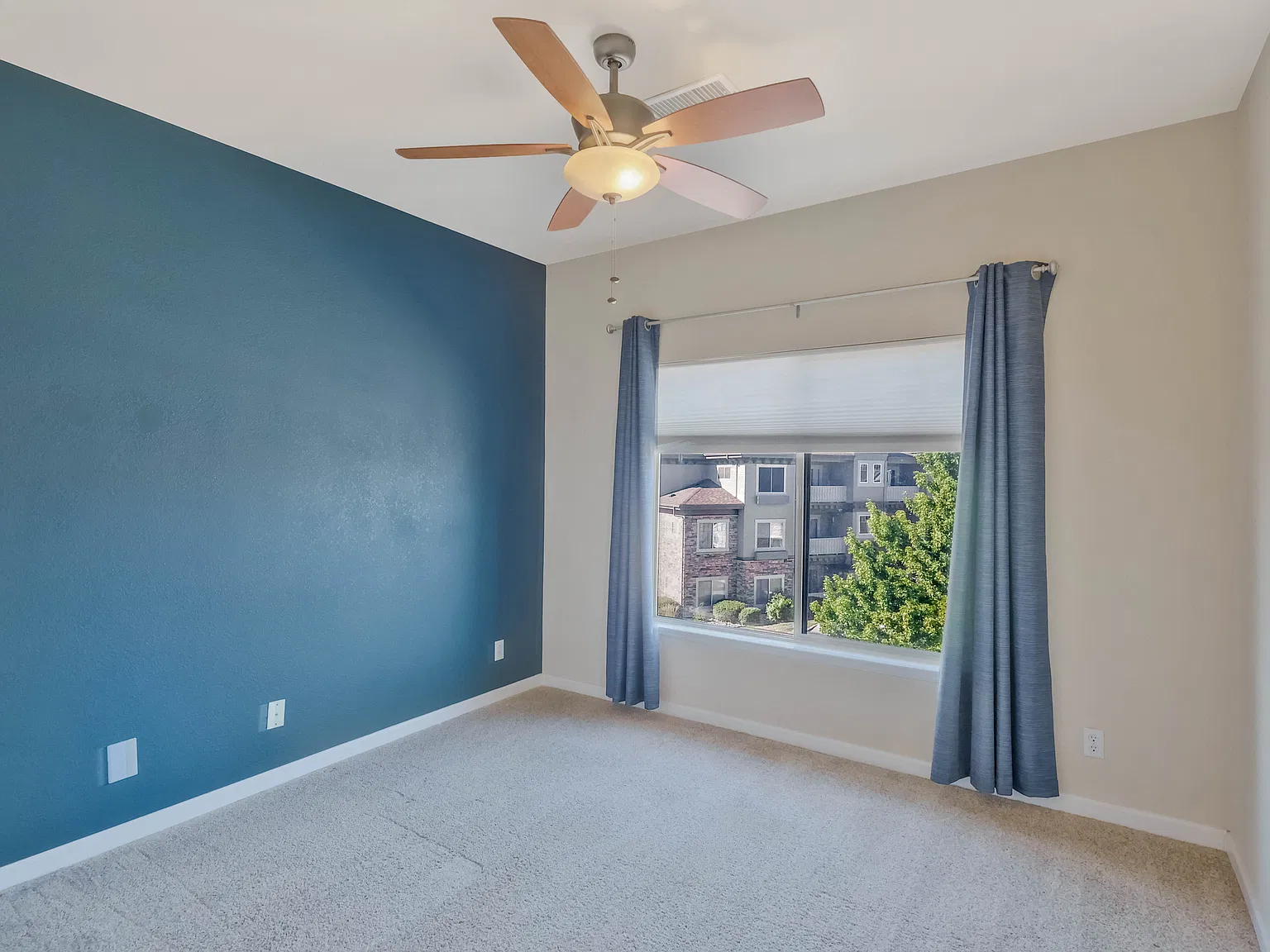 2 bed, 1286 sqft, $2,250 — Photo 3