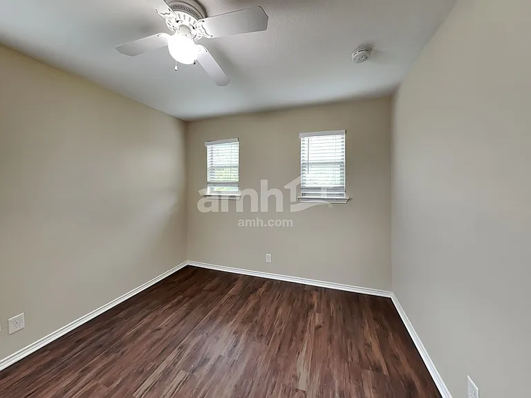 8905 Norwich Castle Dr — Photo 16