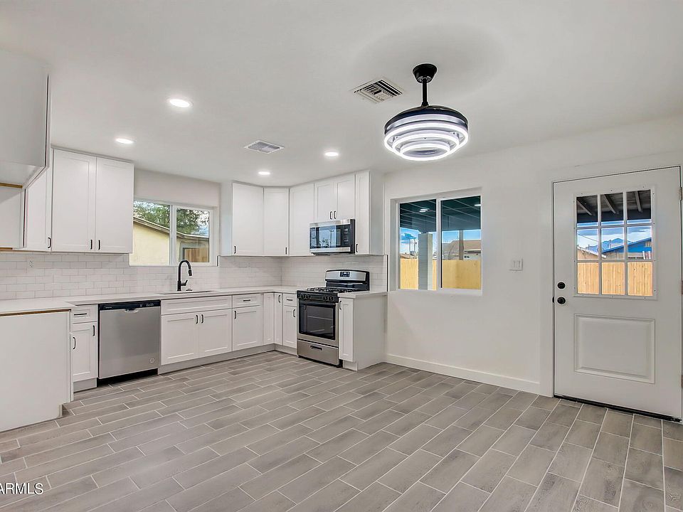 1st image of 10947 W MOHAVE Street