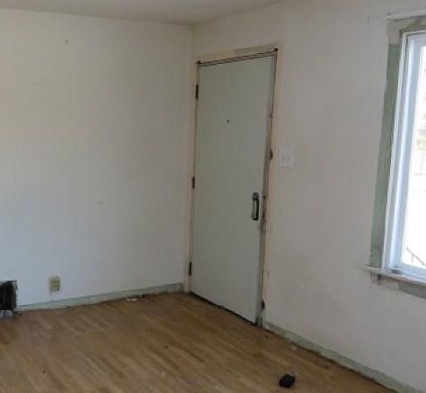2nd image of 505 Elsie Ave